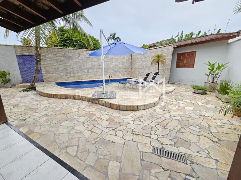 Maravilhosa casa com 5 suítes com piscina bairro Caborê a 700m de distância do Centro da cidade para venda em Paraty.