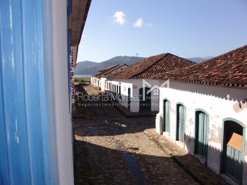 Casarão Histórico alto padrão com 5 quartos, a casa tem vista para o mar a venda no Centro Histórico de Paraty no RJ.
