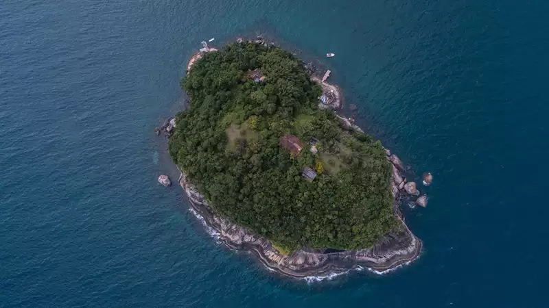 Imóveis a venda no Bairro Boa Vista. Oferecemos casas com vista para mar, terrenos frente ao mar, imóveis pé na areia em condomínio e imóveis alto padrão a venda em Paraty.