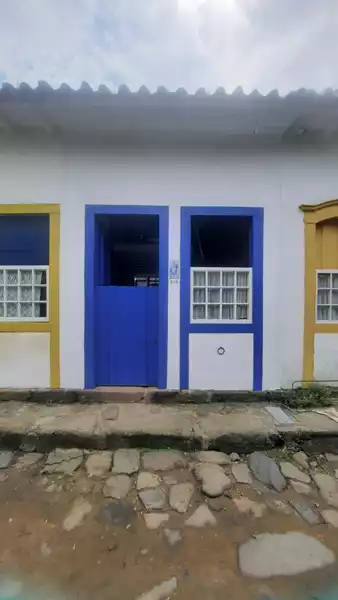 Casa histórica a venda no Centro de Paraty. Casa com potencial comercial para aluguel por temporada a venda Centro Histórico de Paraty.