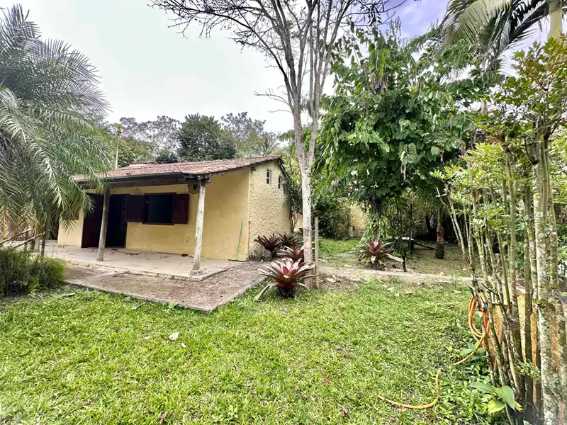 Excelente casa a venda em condomínio em Paraty. Confortável casa no condomínio Jardim Ponte Branca a venda em Paraty.